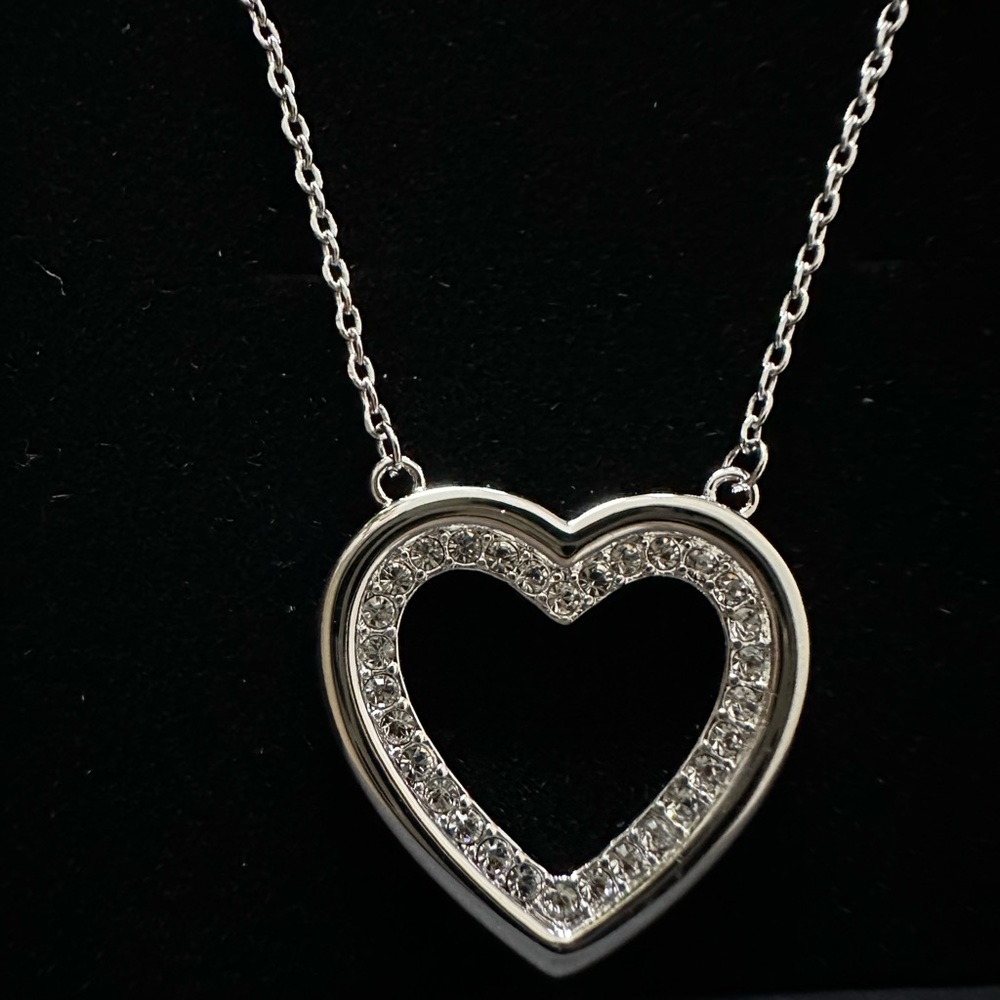 NWT NIC & SYD crystal heart necklace